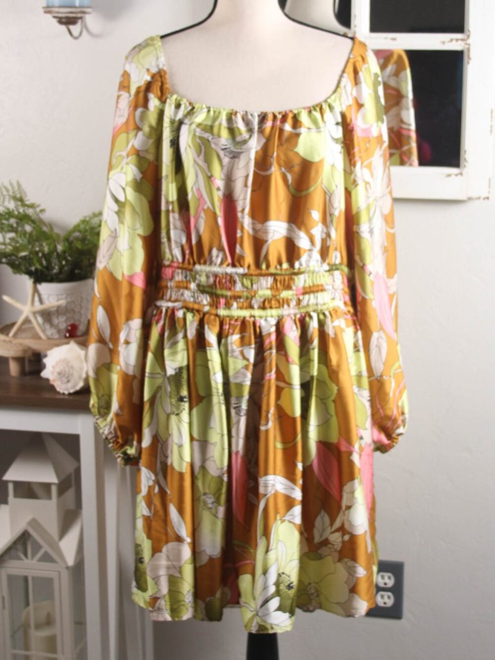 Ryegrass NWT XXL Tan Floral Smocked Waist Boho Mini Dress Long Sleeve - Picture 2 of 9